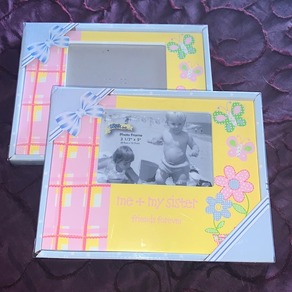 🆕 “Me & My Sister” Picture Frame - Picture 1 of 4